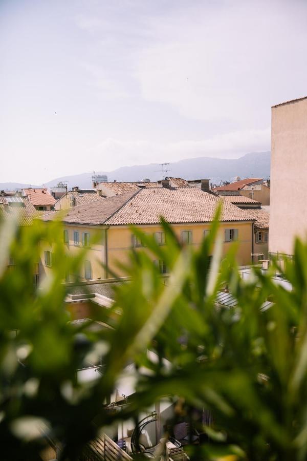 Duplex Avec Terrasse - Hyper-Centre De Toulon Apartment Ngoại thất bức ảnh
